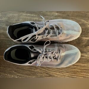 OC Men's Light Gray Athletic Shoes